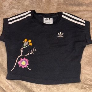 Embroided addidas XS shirt